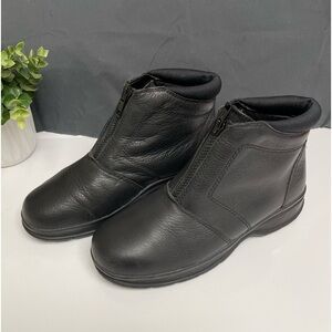 Cobbie Cuddlers Womens Black Leather Boots